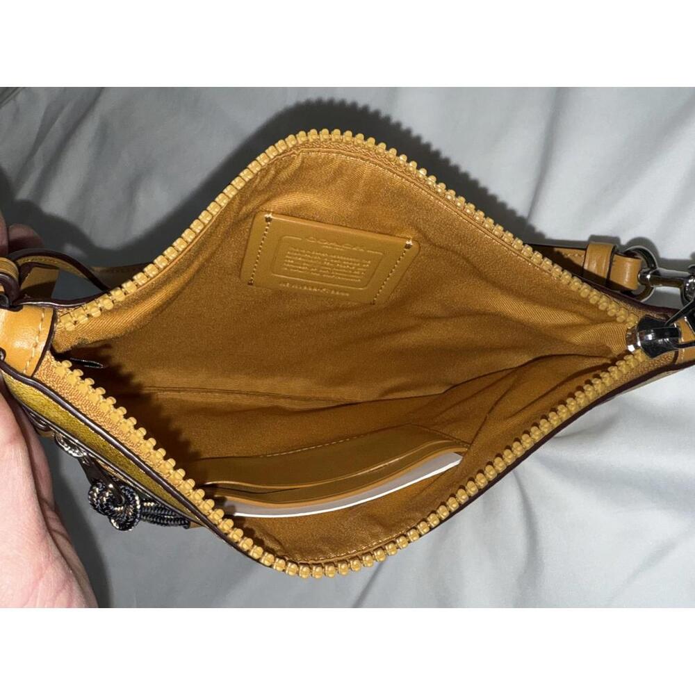 Coach Gallery Pouch With Horse And Carriage Print Yellow - Picture 3 of 7